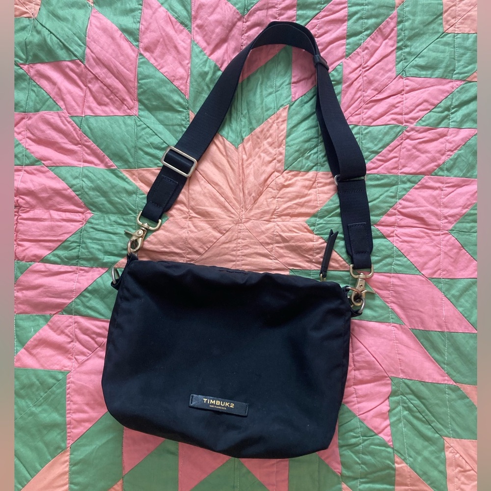 Timbuk2 minimalist crossbody bag
